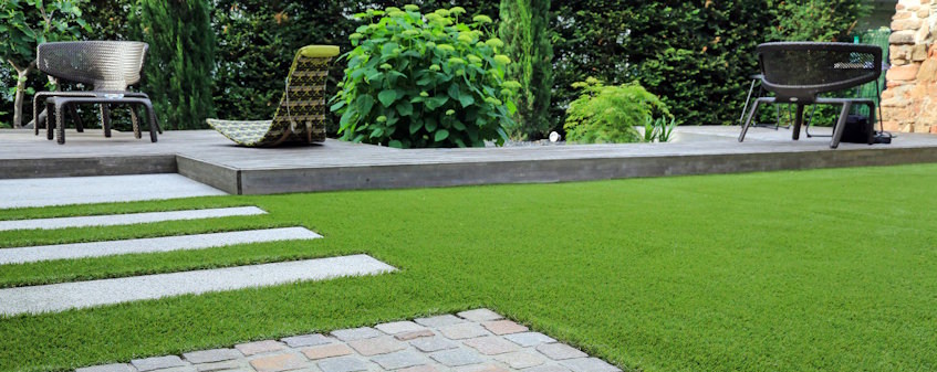 Garden & Patio Landscape Garden Designs in Essex Angel Landscapes and Garden Designs is a professional landscaping and garden design firm with RHS qualified staff, and have been established since 2002. We are based in Clacton on Sea, Essex.